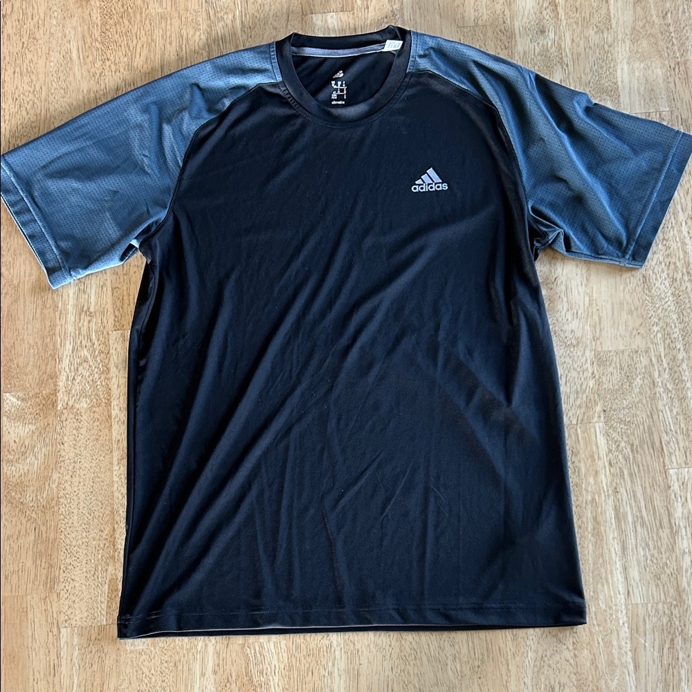 Adidas Men's Black and Gray Tee